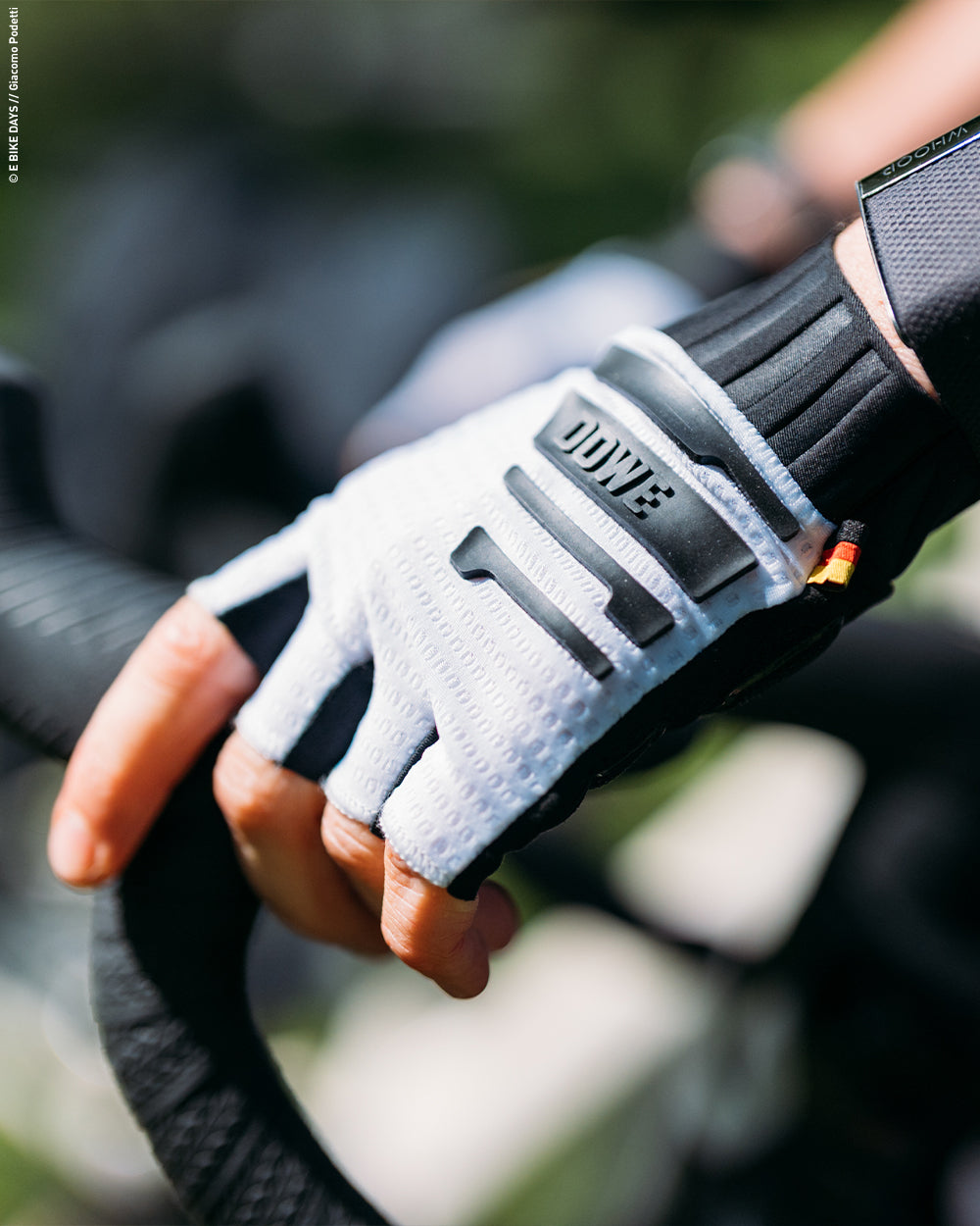Light Glove