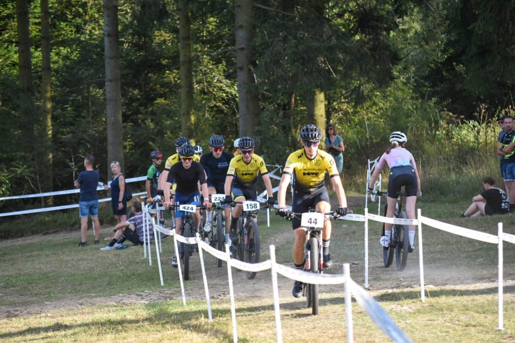 Dowe-Sportswear-Simplon-internationalen-Mountainbike-Bundesliga-rennen