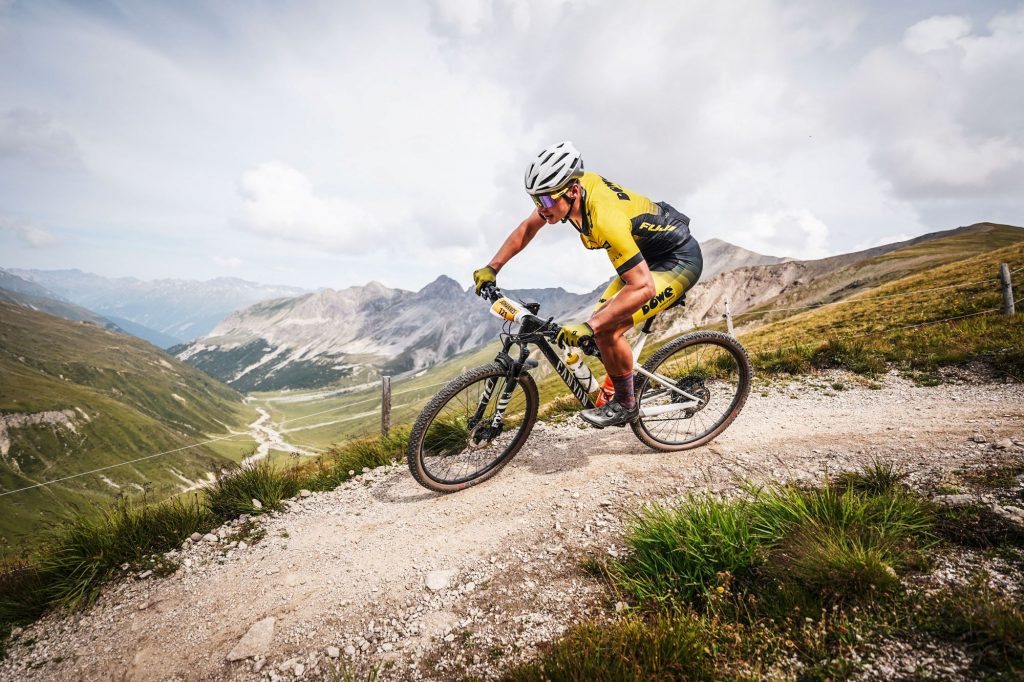 Dowe-sportswear-johannes-keller-Nationalpark-Bike-Marathon-berg-ab