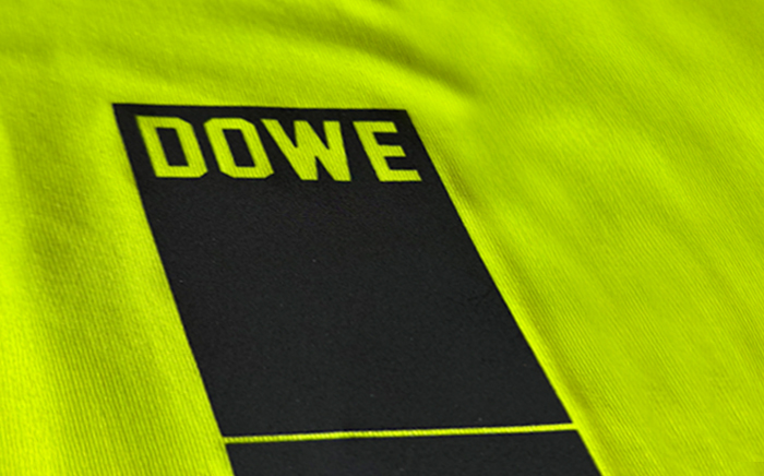 dowe-sportswear-fluo-regenjacke-back