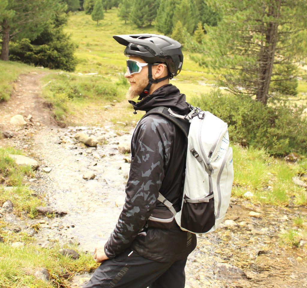 dowe_sportswear_regenjacke_extrem_imagebild_I-scaled