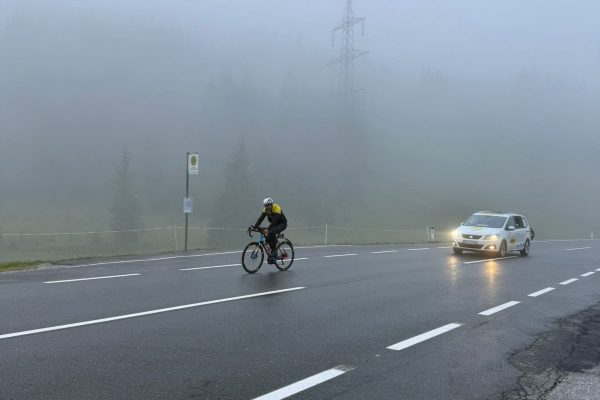 dowe-sportswear-falko-kunze-race-around-austria-nebel