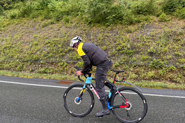 dowe-sportswear-falko-kunze-race-around-austria-spurt