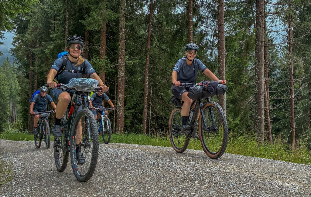 f9d59360-b9db-473b-a147-bdf462db5495